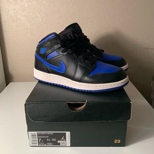 (GS) Air Jordan 1 Mid ‘Black Hyper Royal’ Size 7Y
